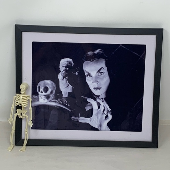 unbranded Other - Black Framed Vampira with skull Halloween Decor Creepy with FREE skeleton prop